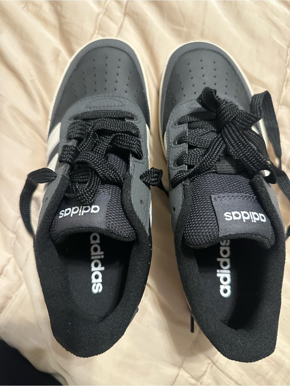 adidas Kids Black & Gray Low-Top Sneakers